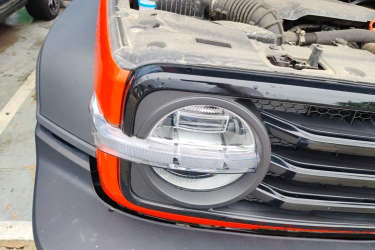 Used Tank 300 2025 2.0T Challenger Right Front Headlight