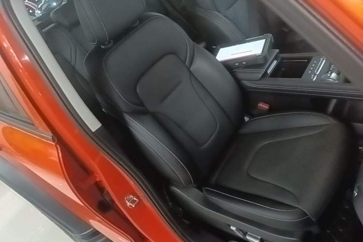 Used Tank 300 2025 2.0T Conqueror Right Front Seat