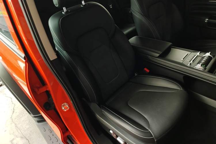 Used Tank 300 2025 2.0T Conqueror Right Front Seat