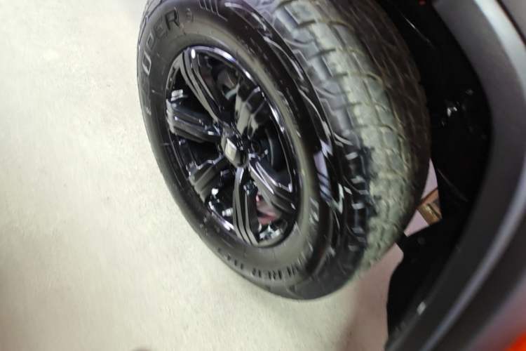 Used Tank 300 2025 2.0T Conqueror Right Rear Wheel Hub