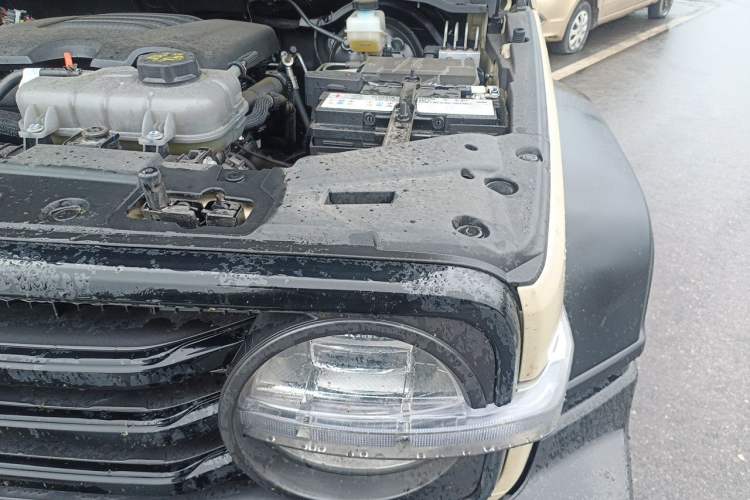 Used Tank 300 2025 2.0T Challenger Engine Bay Left