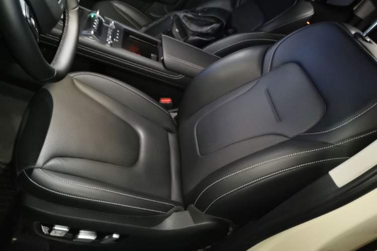 Used Tank 300 2025 2.0T Conqueror Left Front Seat
