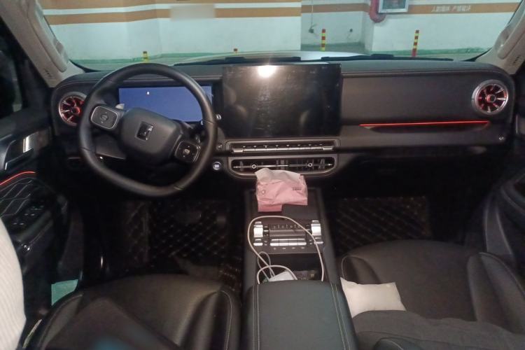 Used Tank 300 2025 2.0T Conqueror Center Console