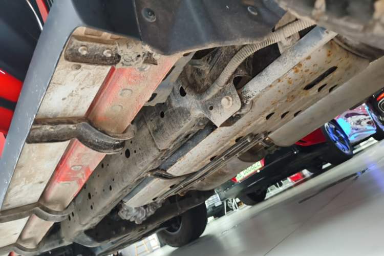 Used Tank 300 2025 2.0T Conqueror Left Side Sill