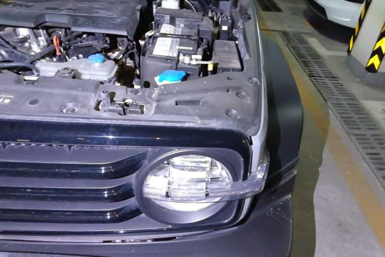 Used Tank 300 2025 2.4T Diesel Version Engine Bay Left