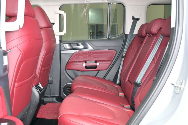 Used Tank 300 2025 2.4T Diesel Version Interior 9