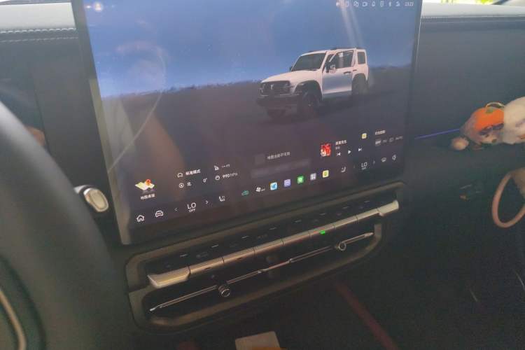 Used Tank 300 2025 2.0T Challenger Audio And AC Panel