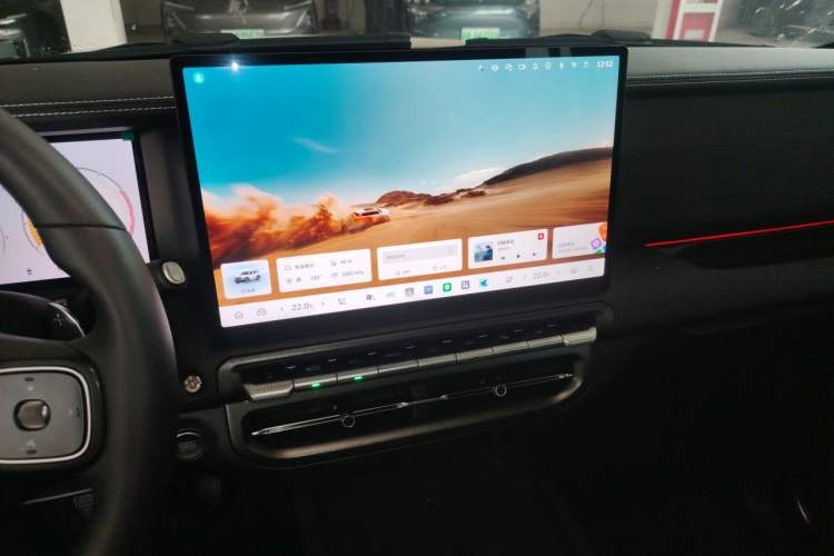 Used Tank 300 2025 2.0T Conqueror Audio And AC Panel