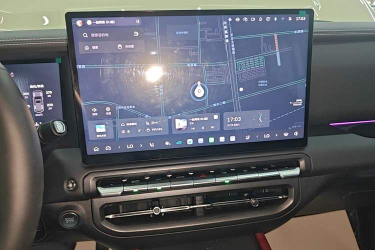 Used Tank 300 2025 2.4T Diesel Version Audio And AC Panel
