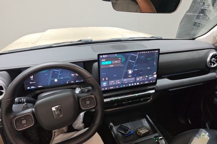 Used Tank 300 2025 2.0T Conqueror Center Console