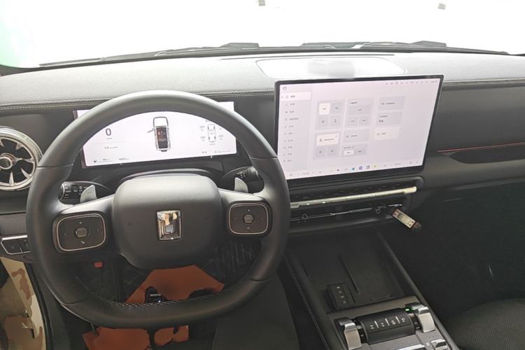 Used Tank 300 2025 2.0T Conqueror Center Console