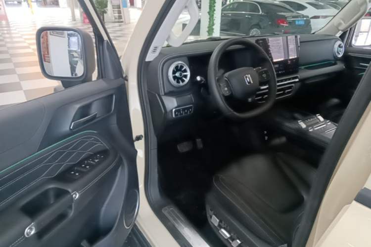 Used Tank 300 2025 2.0T Challenger Driver Seat