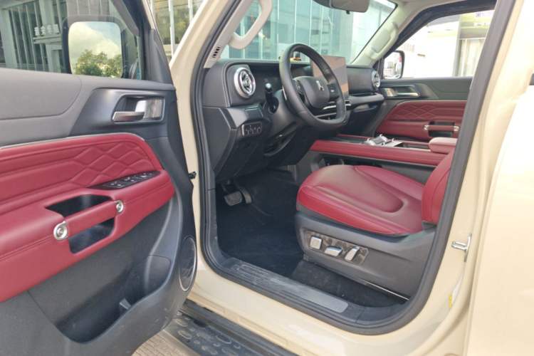 Used Tank 300 2025 2.4T Diesel Version Driver Seat