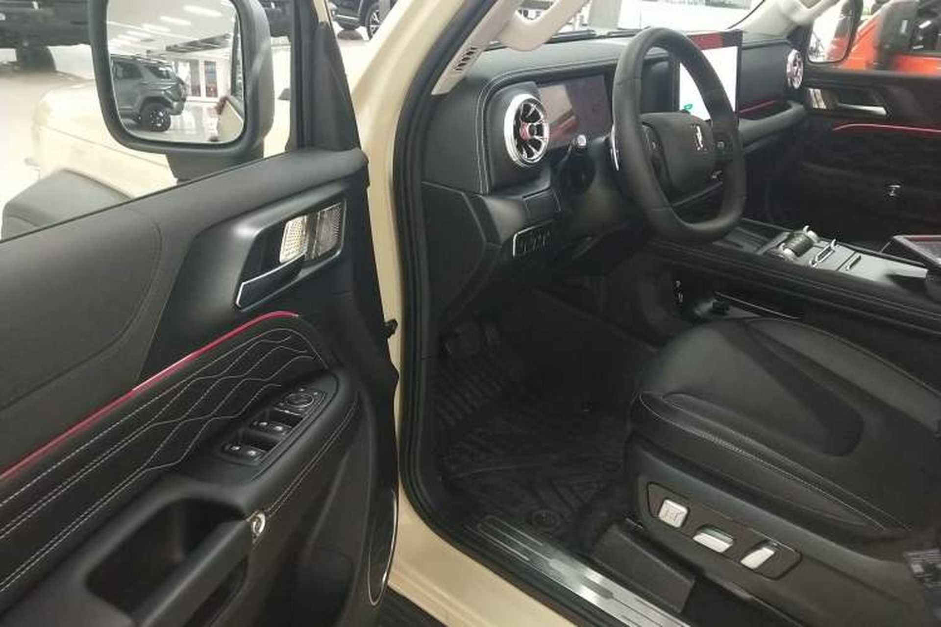 Used Tank 300 2025 2.0T Conqueror Driver Seat