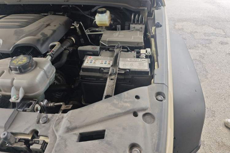 Used Tank 300 2025 2.0T Challenger Engine Bay Left