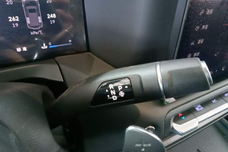Used Tank 300 2025 2.0T Challenger Gear Lever