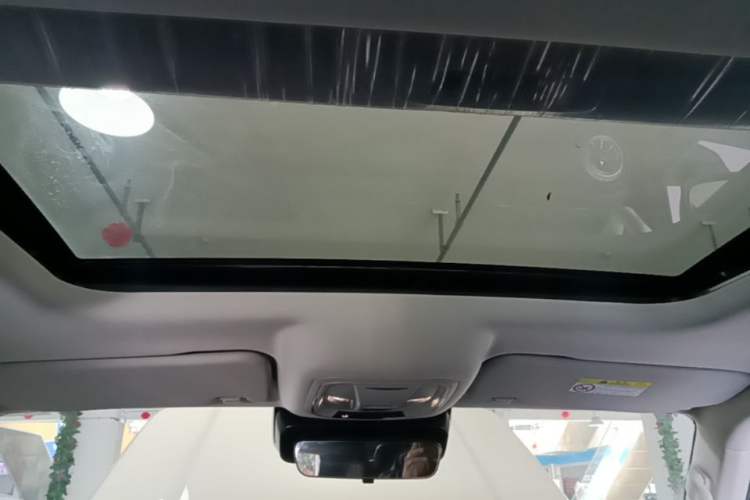Used Tank 300 2025 2.0T Challenger Headliner