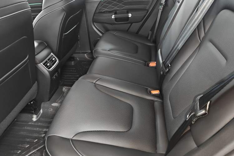 Used Tank 300 2025 2.0T Conqueror Interior 1
