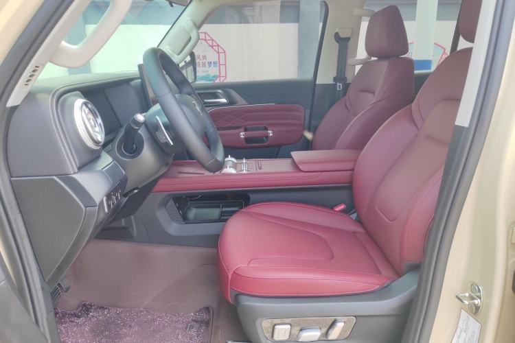 Used Tank 300 2025 2.0T Conqueror Interior 1