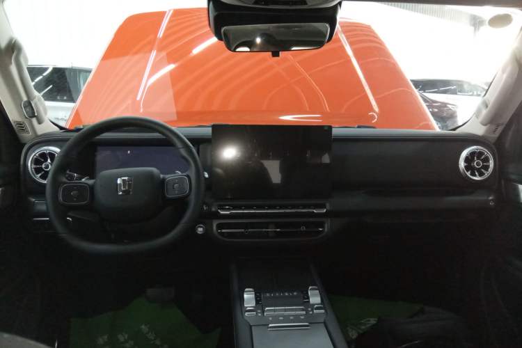 Used Tank 300 2025 2.0T Conqueror Interior 2