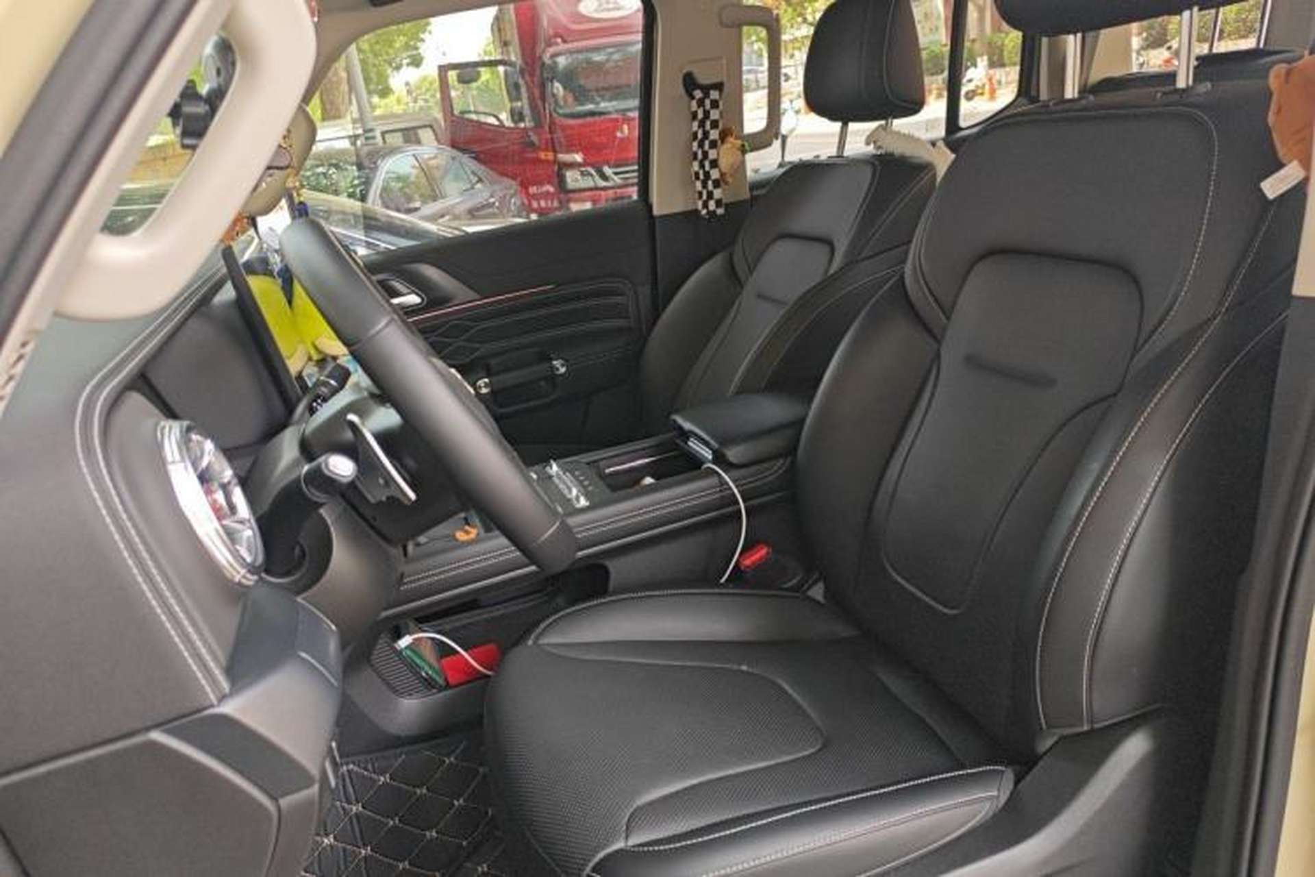 Used Tank 300 2025 2.0T Conqueror Left Front Seat