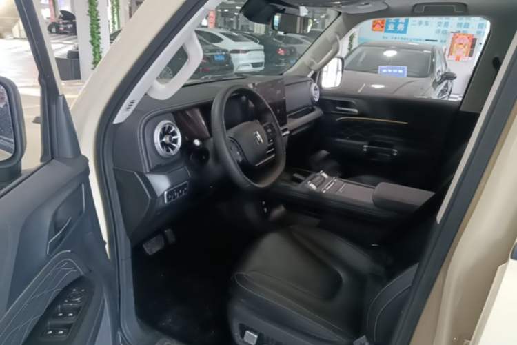 Used Tank 300 2025 2.0T Challenger Left Front Seat