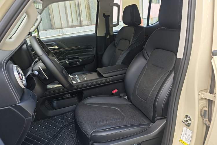 Used Tank 300 2025 2.0T Conqueror Left Front Seat