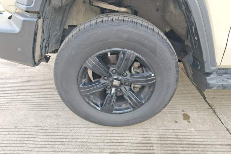 Used Tank 300 2025 2.4T Diesel Version Left Front Wheel Hub
