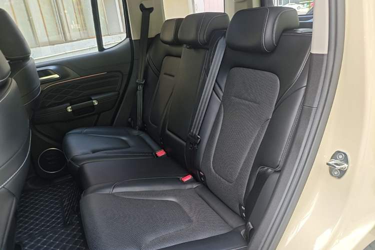 Used Tank 300 2025 2.0T Conqueror Left Rear Seat