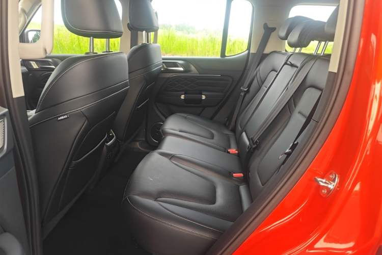 Used Tank 300 2025 2.0T Conqueror Left Rear Seat