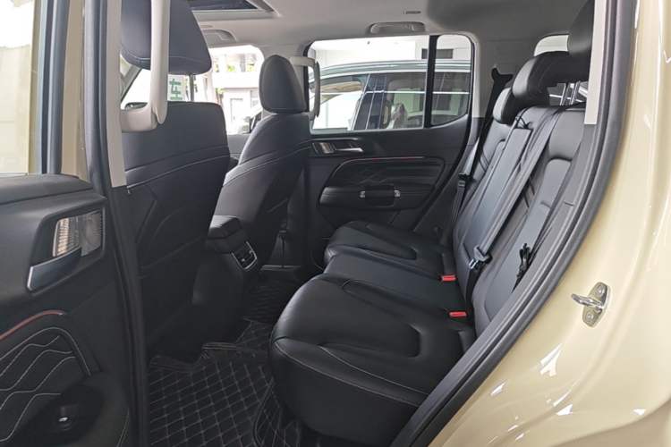 Used Tank 300 2025 2.0T Conqueror Left Rear Seat