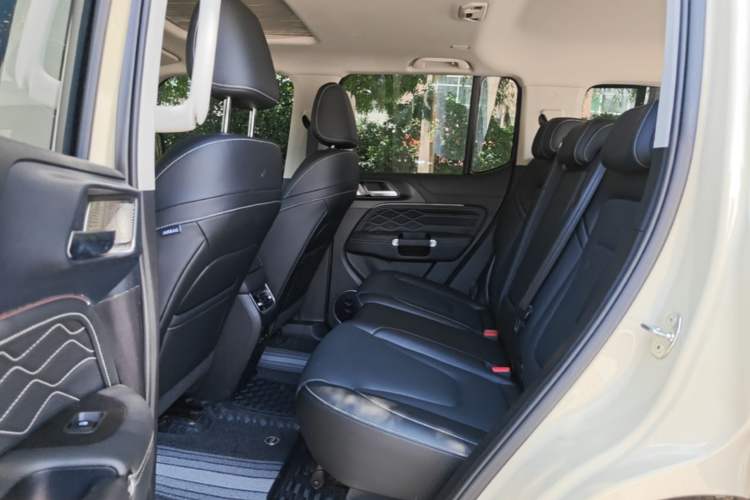 Used Tank 300 2025 2.0T Conqueror Left Rear Seat