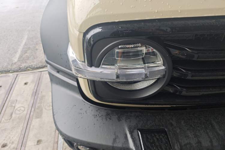 Used Tank 300 2025 2.0T Challenger Right Front Headlight