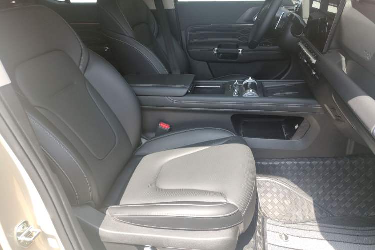Used Tank 300 2025 2.0T Conqueror Right Front Seat