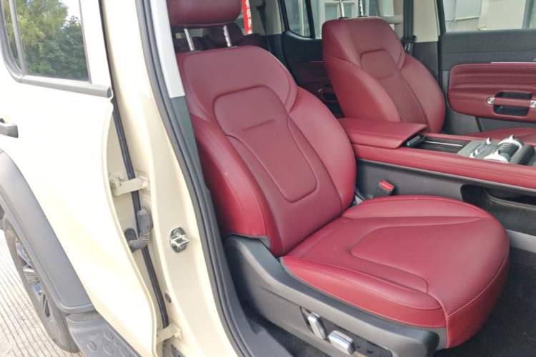 Used Tank 300 2025 2.4T Diesel Version Right Front Seat