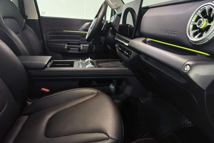 Used Tank 300 2025 2.0T Conqueror Right Front Seat