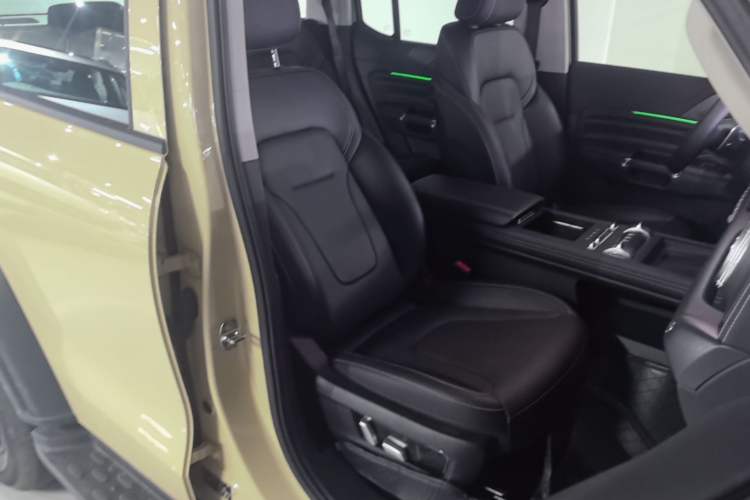 Used Tank 300 2025 2.0T Conqueror Right Front Seat