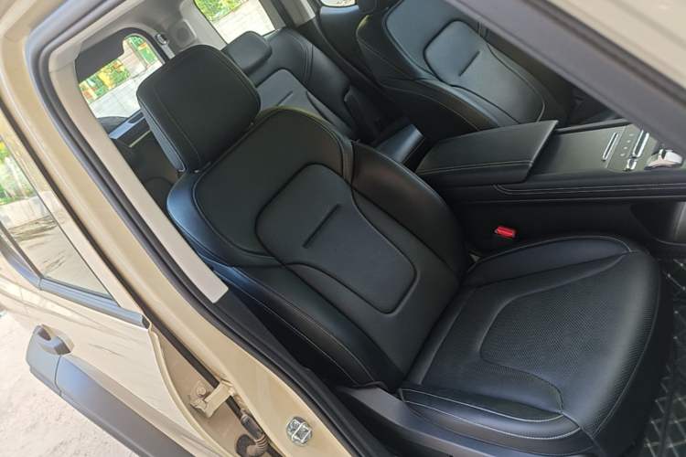 Used Tank 300 2025 2.0T Conqueror Right Front Seat