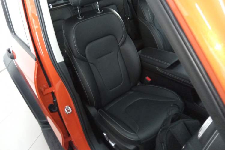 Used Tank 300 2025 2.0T Conqueror Right Front Seat