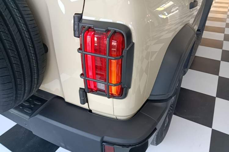 Used Tank 300 2025 2.0T Challenger Right Rear Taillight