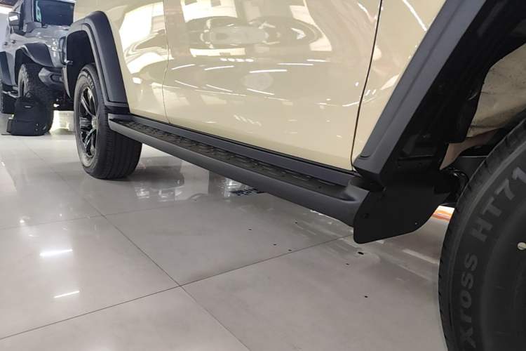 Used Tank 300 2025 2.0T Conqueror Right Side Sill
