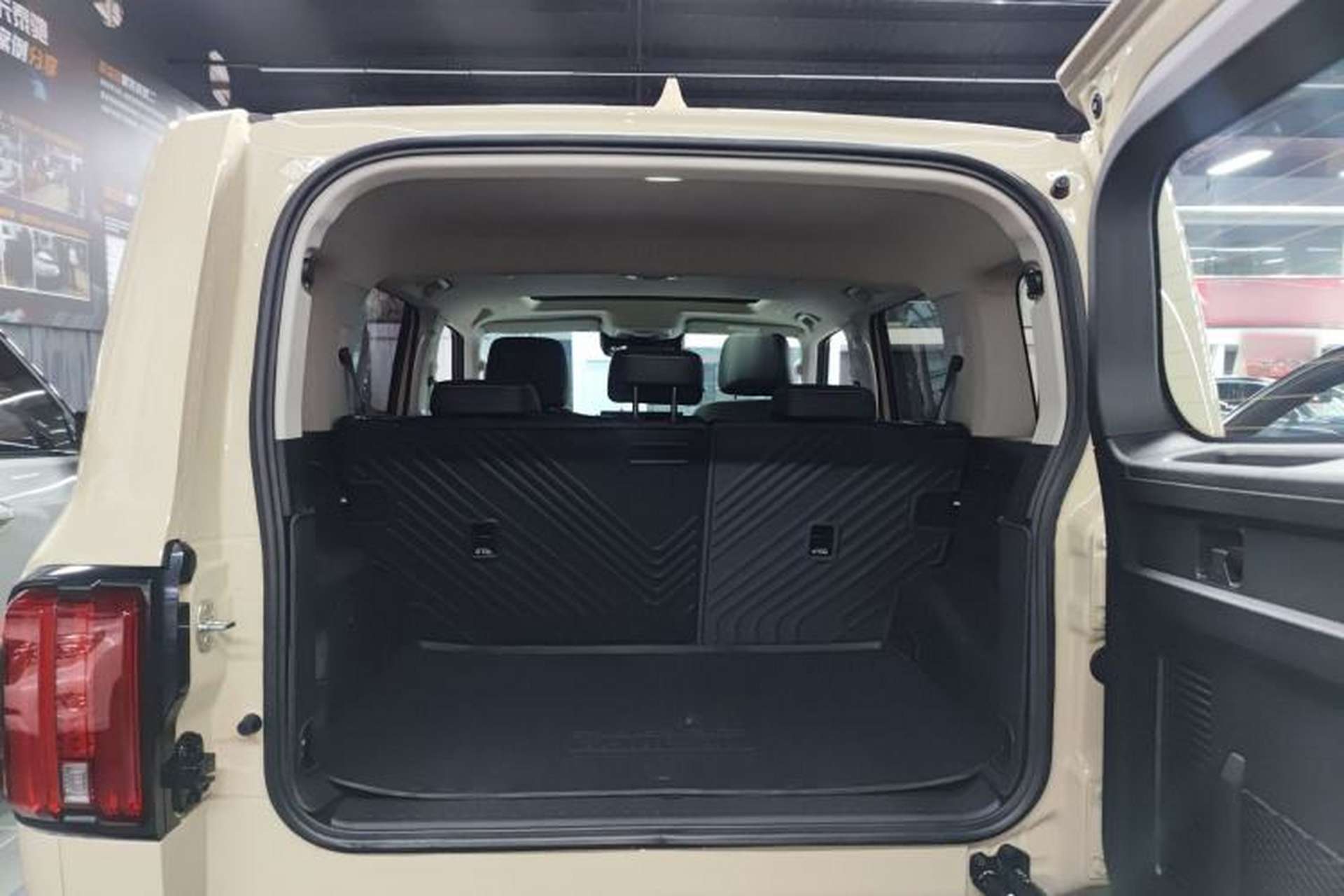 Used Tank 300 2025 2.0T Conqueror Trunk