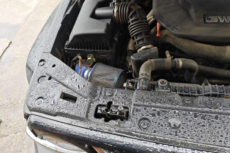 Used Tank 300 New Energy 2024 Hi4-T Engine Bay Right