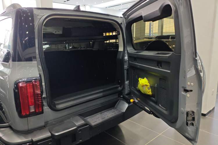 Used Tank 300 New Energy 2024 Hi4-T Trunk