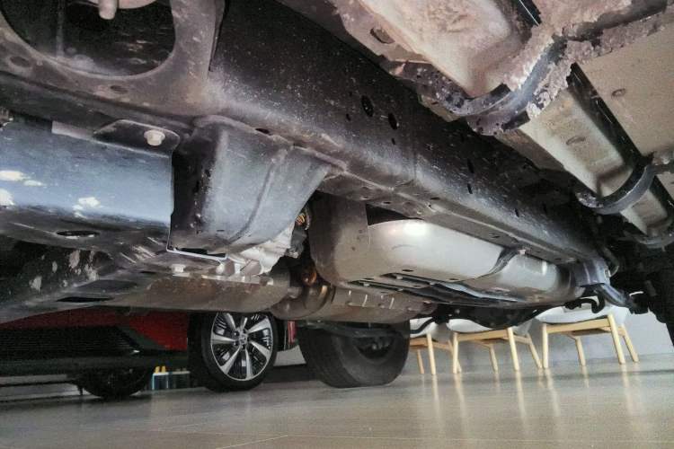 Used Tank 300 New Energy 2024 Hi4-T Chassis Front Left