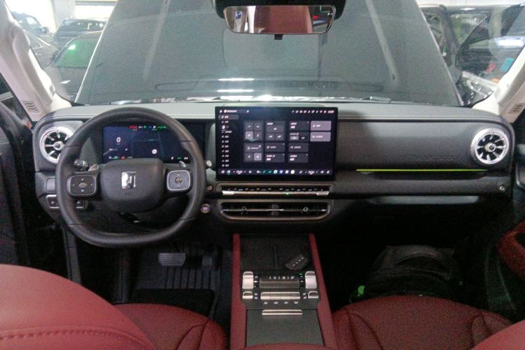 Used Tank 300 New Energy 2025 Hi4-T Center Console