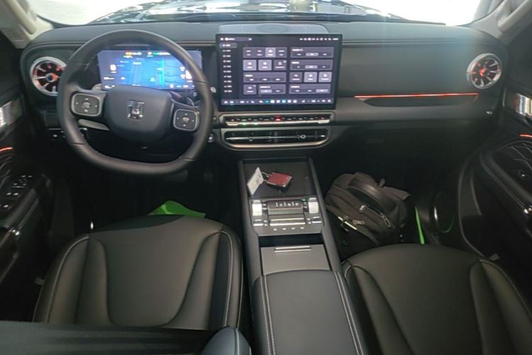 Used Tank 300 New Energy 2025 Hi4-T Center Console