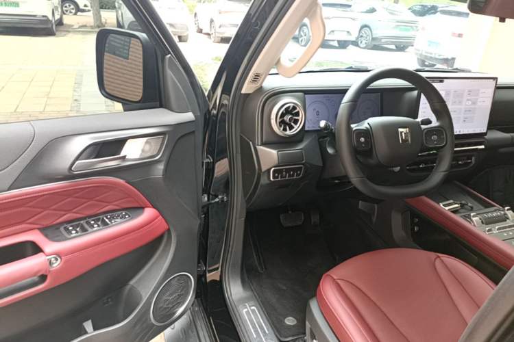 Used Tank 300 New Energy 2025 Model, Hi4-T 36.7kWh Driver Seat