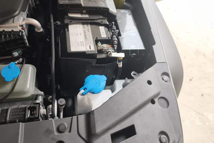 Used Tank 300 New Energy 2025 Model, Hi4-T 36.7kWh Engine Bay Left
