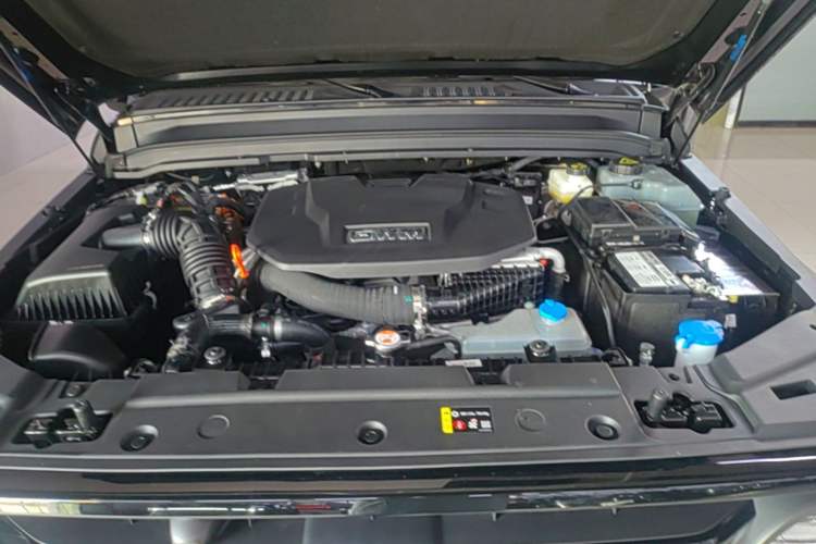 Used Tank 300 New Energy 2025 Hi4-T Engine Bay